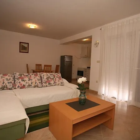 Monika Apartamento *